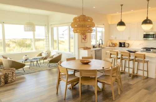 Westport Cabin | Oceanfront Luxe Hot Tub Sleeps 14