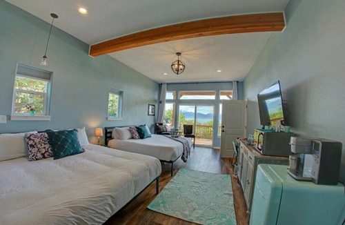 Homer Apartment | Oceanfront Luxury Apartment Overlooking Kachemak Bay and Homer Spit!
