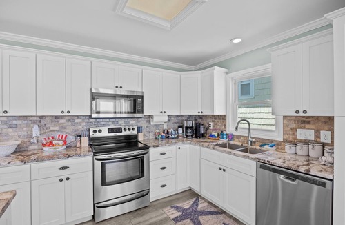 North Carolina Coast Condo | Oceanfront Mayor's Penthouse 4BR w/Elevator, covered parking in Carolina Beach