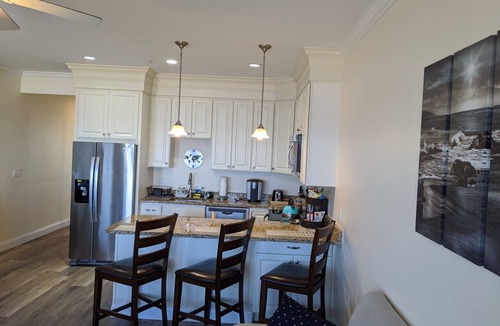 Hampton Condo | Oceanfront penthouse -“Sunkissed”