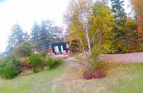 Shemogue Cabin | Oceanfront Seacan · Private Beach, Perfect for Two