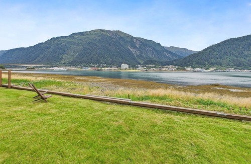 West Juneau Apartment | Oceanfront Studio | Beach Access & Views