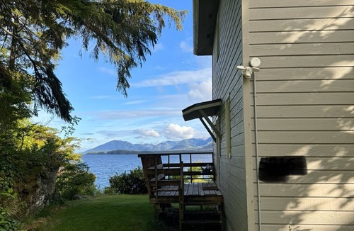 Ketchikan Apartment | Oceanfront🔹Abundant Wildlife Viewing Opportunities🔹Local Native Owners