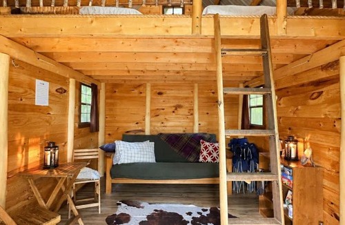 Stoneham House | Off-Grid Treehouse White Mountain National Forest