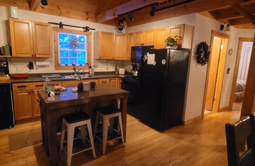 Hanover Cabin | Ohana Cabin. 10 min from Sunday river on 5 acres. Dog friendly