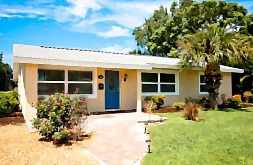 Venice House | On Island! Private Pool Home-Walk to Great Beach!