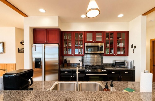 Leavenworth House | On Lake Wenatchee | Views | Hot Tub | Dogs | Dock