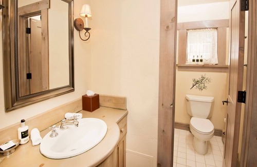 Vail Ski Chalet | On-mountain Game Creek With 4 Br & Hot Tub, Sleeps 9! 4 Bedroom Home by RedAwning