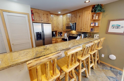 Mountain House Condo | On River Trail, End Unit! 2 Hot Tubs. Walk to Festivals, Dining, Activities
