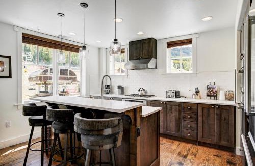 Peak 8 Apartment | One Ski Hill Place S8309