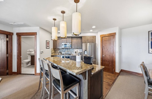Peak 8 Apartment | One Ski Hill Place 2BR — gondola views & parking