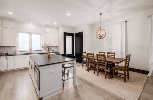 Downtown Columbus House | Open Floor Plan | Office | Patio