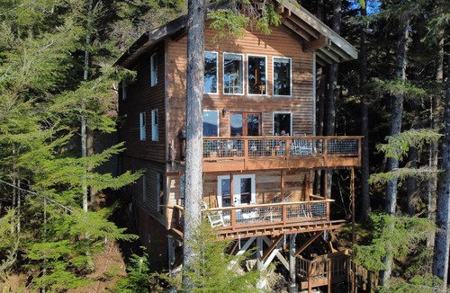 Juneau Apartment | Otter Den Studio—A wild Alaskan getaway surrounded by wildlife and adventure!