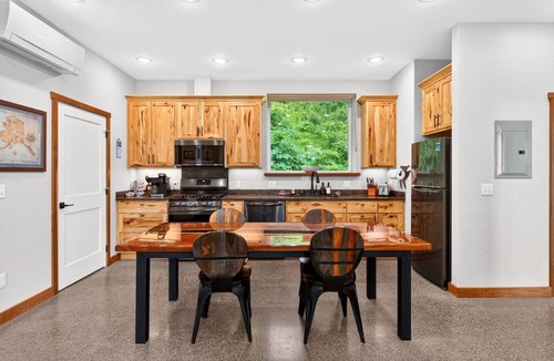 Homer House | Otter`s Den