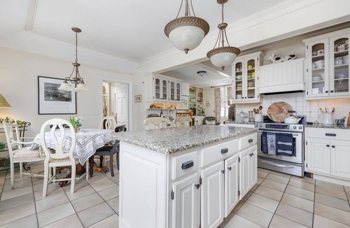 Saunderstown House | Outerbridge Beach House - gracious and charming 1930s waterfront chateau