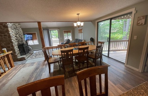North Conway House | Oversized Townhouse - Minutes to Storyland and downtown North Conway!
