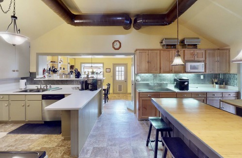 Spanish Valley Cabin | Pack Creek ~ The Lodge