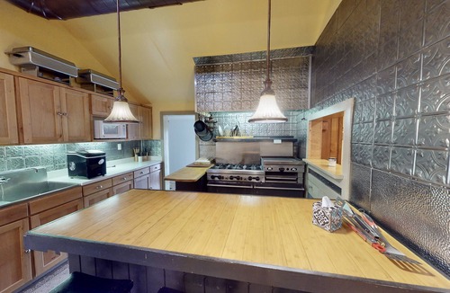 Spanish Valley Cabin | Pack Creek ~ The Lodge