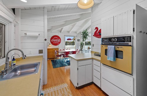 Stinson Beach House | Paddle, Relax, Repeat on Seadrift Lagoon