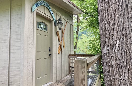 Alexander Cottage | Paddlers Paradise Cottage-Glamping on the River!