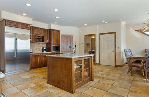 Vail House | Panoramic View, Great Outdoor Space, Private Elevator, Monthly Rentals Available