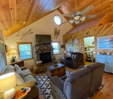 Purlear House | Panoramic views Endless relaxation! Blue Ridge Pky