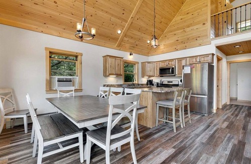 Bethel House | Papa Moose Lodge w/Fireplace!