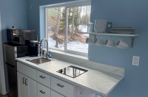 Meadow Lakes Cottage | Paradise Cottage - Charming 1 bedroom lake view cottage minutes from Wasilla.