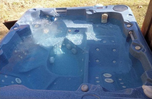 Barnardsville Cabin | Paradise Mountain Getaway! Hot Tub to Relax after Hiking, Fishing, & Fun Here!