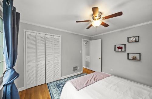 Franklin Park Apartment | Park Perfect for Work and Getaways