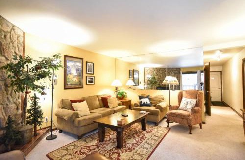 Four O'Clock Apartment | Park Place Torreys Peak Condo: Ski-In, Downtown Breck