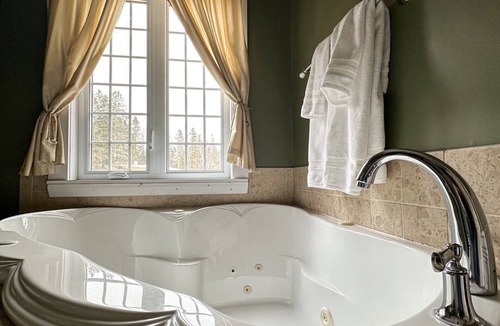 Perth-Andover Hotel | Pathsaala Inn