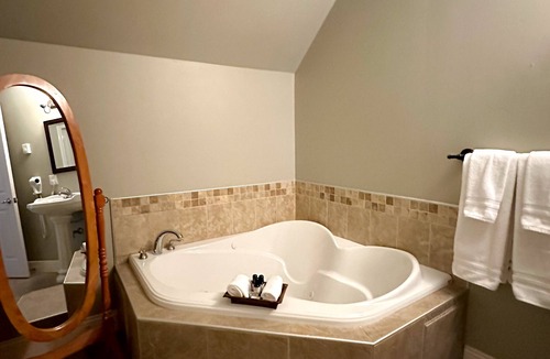 Perth-Andover Hotel | Pathsaala Inn