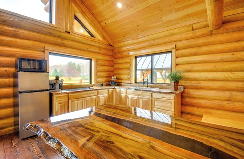Forks Apartment | Pavilion w/Hot Tub! ‘Trybett Cabin 2’ in Forks