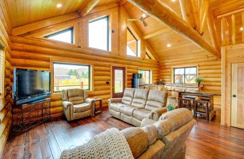 Forks Apartment | Pavilion w/Hot Tub! ‘Trybett Cabin 2’ in Forks