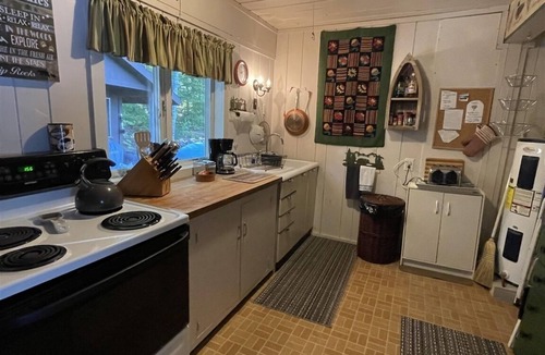 Sebago Villa | PEABODY POND SHOREFRONT