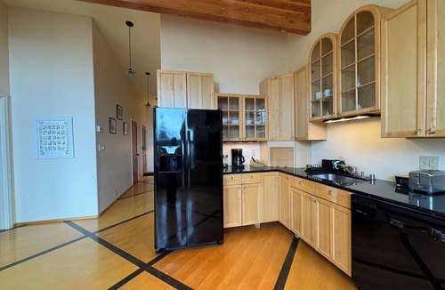Hillside East Apartment | Peaceful 2-bedroom apartment in Anchorage Hillside perfect for your getaway