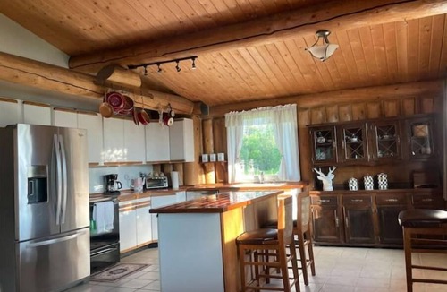 Big Delta Cabin | Peaceful cabin on gravel pits