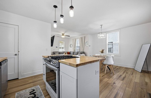 Near East Columbus House | Peaceful Getaway Comfortable & Private Relax & Recharge
