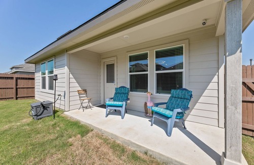 Converse House | Peaceful Haven – Work & Relax