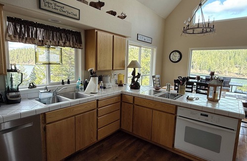 Coeur d'Alene House | Peaceful Lakefront Echo Bay Home With Panoramic Views