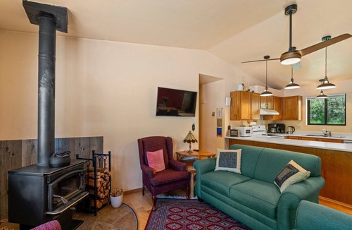 Durango House | Peaceful Neighborhood, 1-Level, 10 Min to Lake!