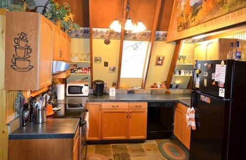 Carriage Hills Cabin | Peaceful Pines Cabin - 2 bedroom A Frame cabin