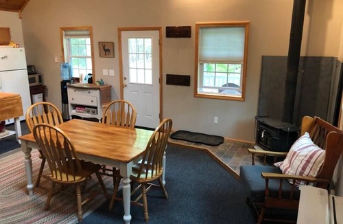 Kingfield House | Peaceful - Private - Paradise! The Sugar Shack