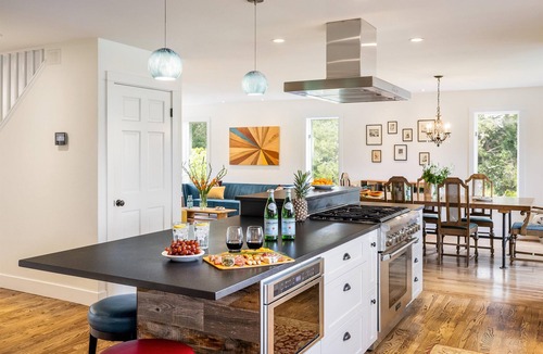 Boulder House | Peaceful Retreat with Outdoor Oasis — 10-min to Downtown