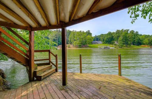 Abingdon House | Peaceful South Holston Lake Cabin w/Dock & Deck!