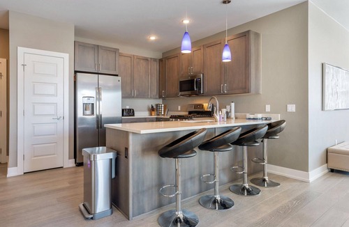 Dillon Condo | Penthouse Ski Retreat |Breathtaking Lake & Mountain Views |Fireplace |Garage |Shuttle to 6 Resorts