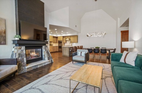 Peak 8 Condo | Penthouse with 4 Bedrooms. Ski-In/Ski-Out at Peak 8 in One Ski Hill.