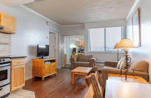 Steamboat Springs Hotel | Perfect Escape! Serene Unit, Near Bashor Ski Lift, Kitchen