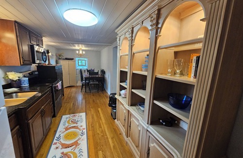 Shallotte House | Perfect Getaway between 2 beaches! 1-bedroom bungalow with Vintage charm!